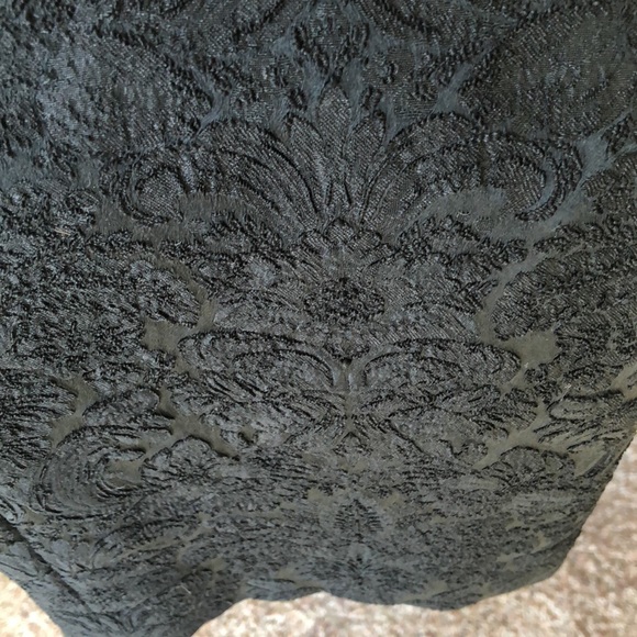 Dolce & Gabbana Scoop Neck Midi Length Dress. Size M - Picture 6 of 7